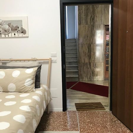 Studio 25 Apartment - Near Metro M3 Mailand Exterior foto